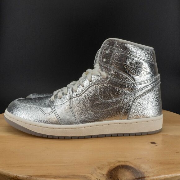 Womens 11.5 / Mens 10 - Nike Air Jordan 1 Retro High OG Shoes Chrome Sneakers - Picture 3 of 10